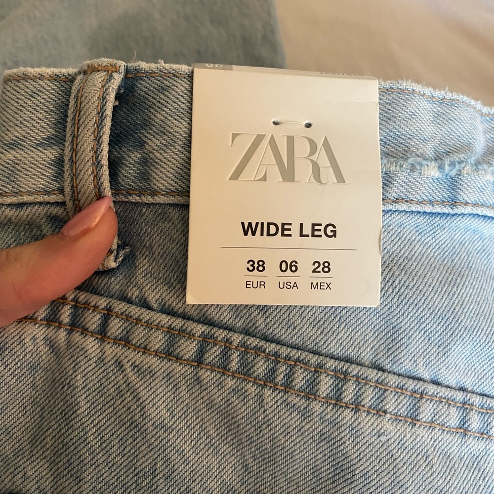 Zara Wide Leg jeans